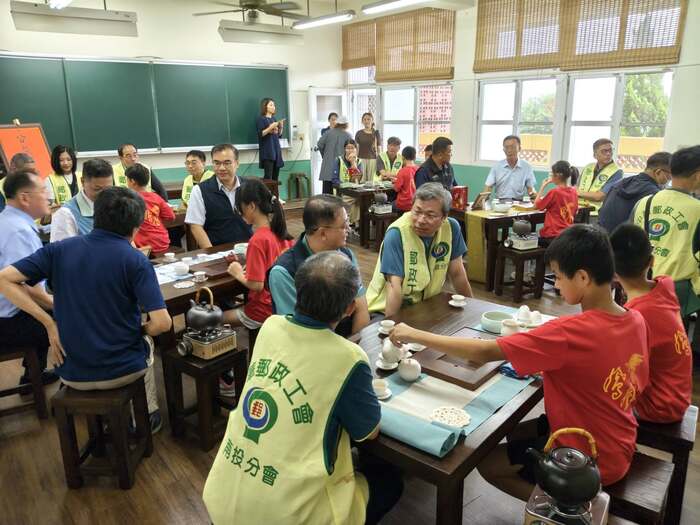 偏鄉送暖、鳳凰郵愛~