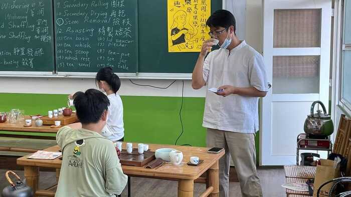 恭喜本校5名學生通過111年度鹿谷鄉小小泡茶師認證圖片