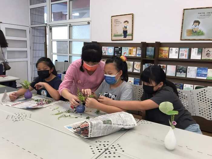 恭喜本校5名學生通過111年度鹿谷鄉小小泡茶師認證圖片